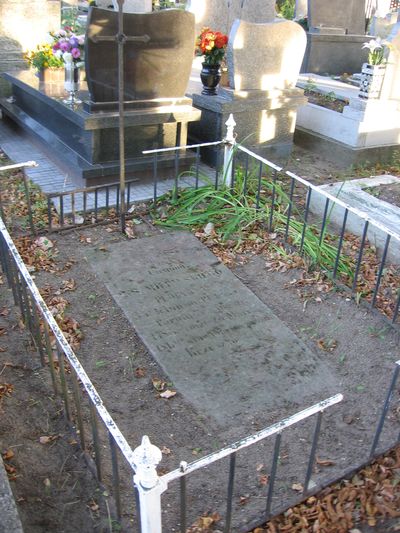 Miejsce spoczynku ks. Floriana Milewskiego na obecnym cmentarzu parafialnym [2005 r.]. Foto W. Cichecki.