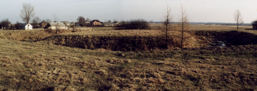 Widok na bebelskie Wieżysko [1996 r.]. Foto C. Nowak.