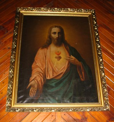 Wnętrze kościoła - obraz Chrystusa z otwartym sercem pochodzący z jednego z bocznych ołtarzy [2006 r.]. Foto W. Cichecki.